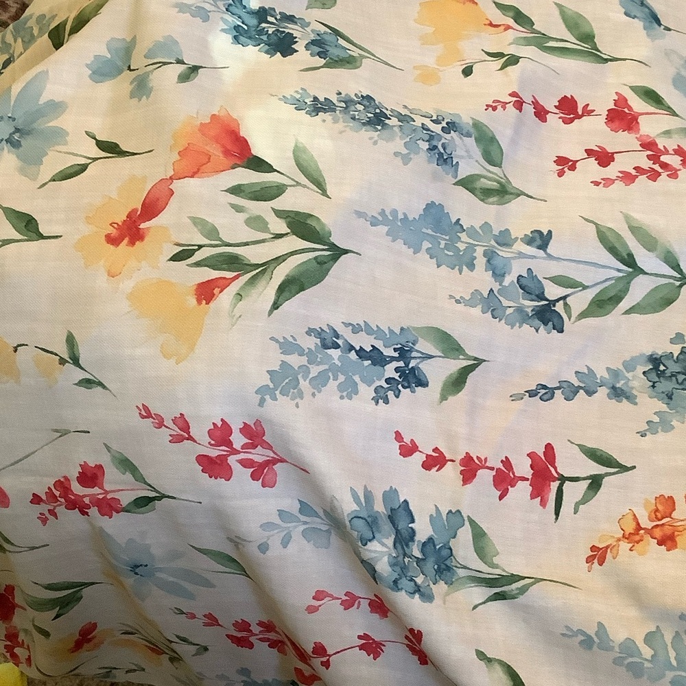 Floral Pattern Tablecloth rectangular  60” x 82”.